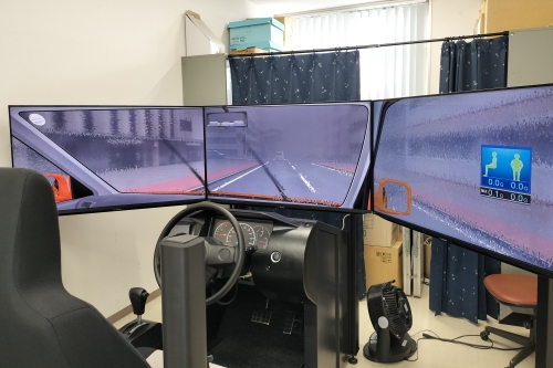 四輪シミュレータ